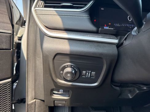 Used 2021 Jeep Grand Cherokee L Limited image 14