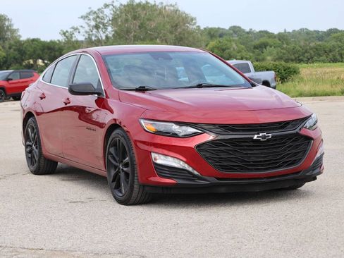 Used 2023 Chevrolet Malibu LT w/ Sport Edition FWD image 4