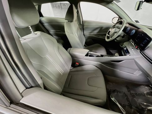 Used 2023 Hyundai Elantra SEL w/ Convenience Package FWD image 27