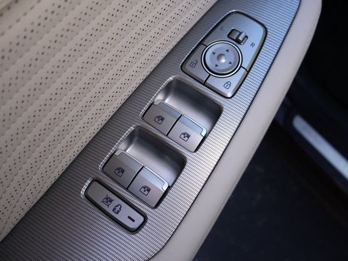 Used 2023 Hyundai Palisade Calligraphy image 8