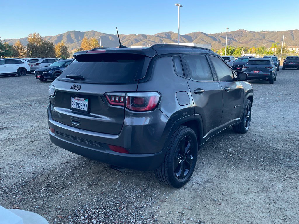 Used 2018 Jeep Compass Latitude w/ Popular Equipment Group FWD image 8