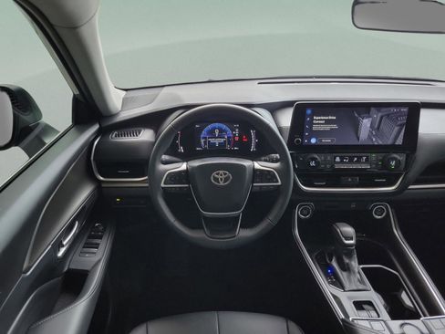 Certified 2025 Toyota Grand Highlander AWD image 11