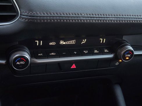 Certified 2025 MAZDA MAZDA3 s FWD image 19