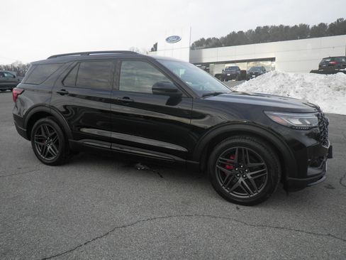 Certified 2025 Ford Explorer ST image 8