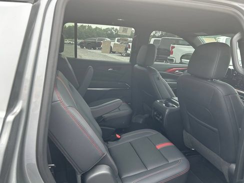 Used 2024 Chevrolet Traverse RS AWD/4WD image 12