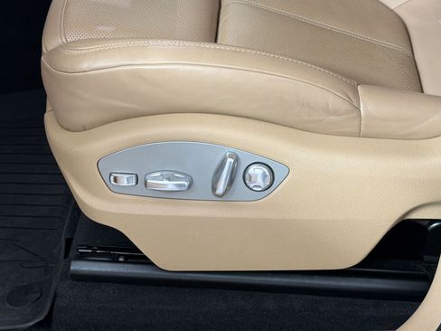 Certified 2023 Porsche Macan AWD/4WD image 14