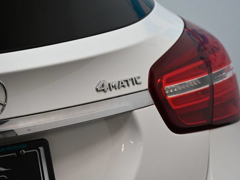 Used 2019 Mercedes-Benz GLA 250 4MATIC image 16