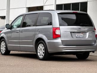 Used 2013 Chrysler Town & Country Touring video 3