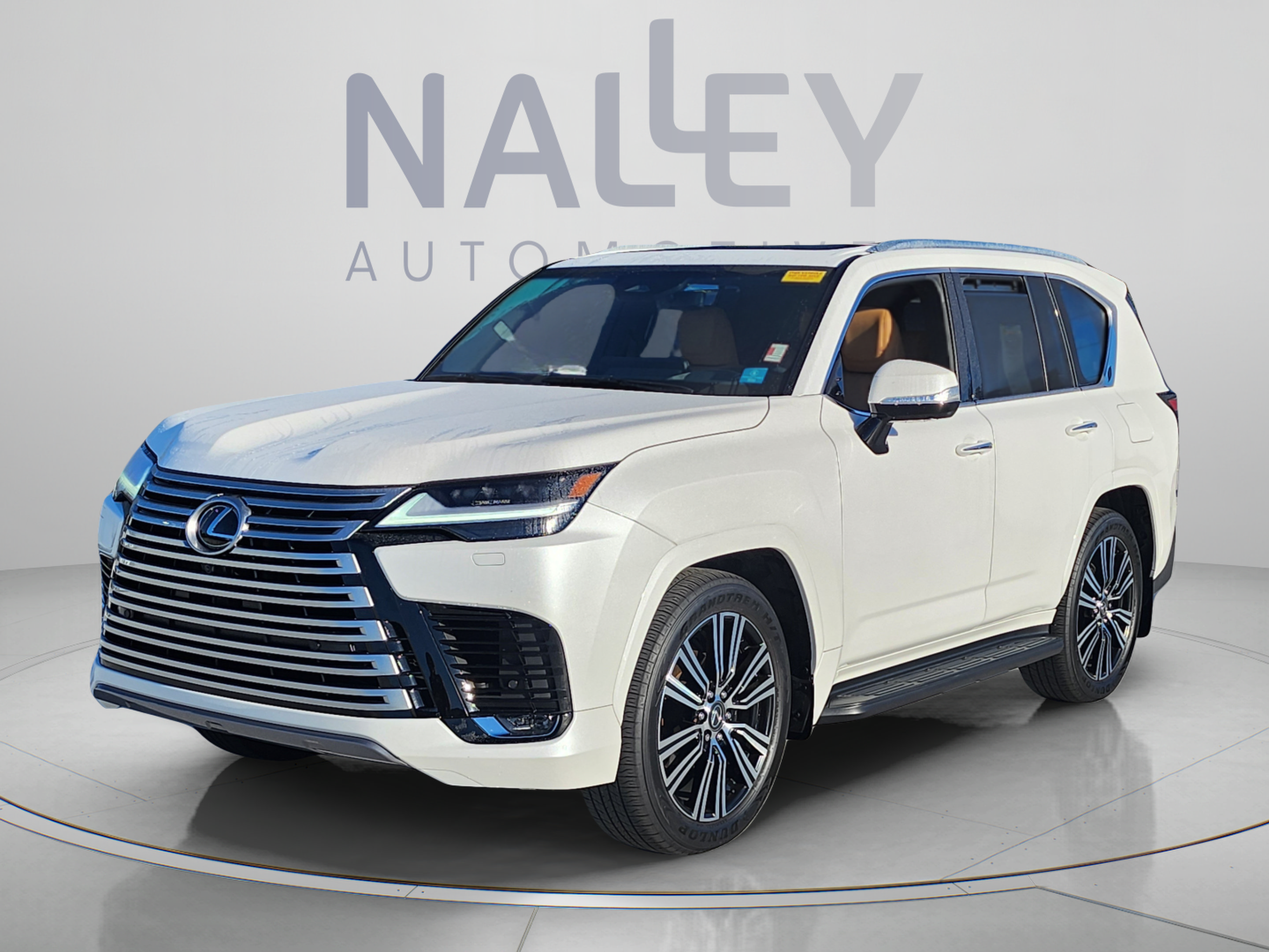 Used 2025 Lexus LX 600 4WD w/ Accessory Package (2T) image 1