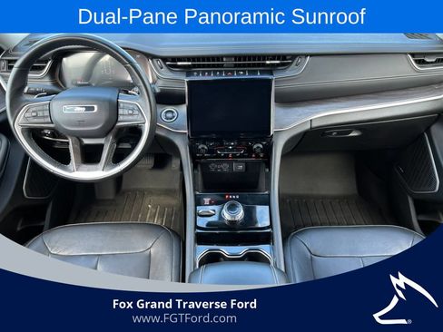 Used 2022 Jeep Grand Cherokee Limited AWD/4WD image 2