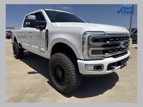 Used 2023 Ford F250 Platinum AWD/4WD image 1