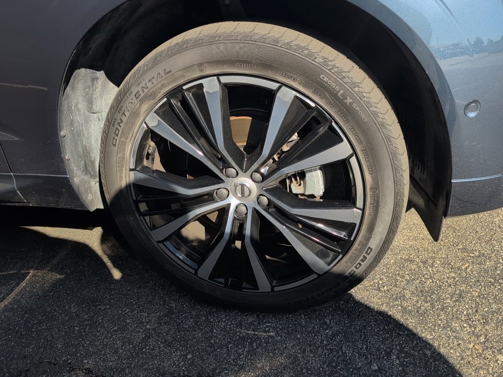 Used 2024 Volvo XC60 B5 Plus AWD/4WD image 7
