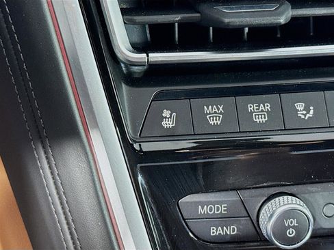 Used 2021 BMW 840i xDrive Coupe w/ Driving Assistance Package image 23