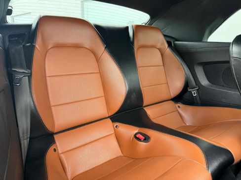 Used 2019 Ford Mustang Premium RWD image 28
