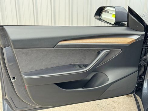 Used 2023 Tesla Model 3 Standard Range image 44
