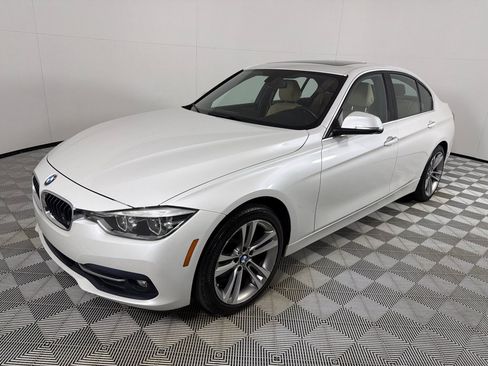 Used 2018 BMW 330i xDrive Sedan w/ Convenience Package AWD/4WD image 8