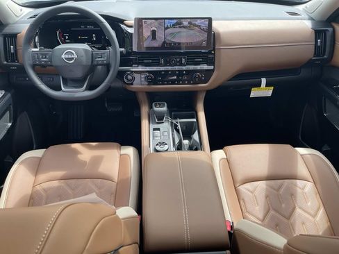 New 2026 Nissan Pathfinder Platinum w/ Lighting Package AWD/4WD image 16
