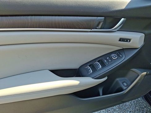 Used 2020 Honda Accord EX-L image 12