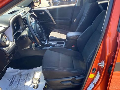 Used 2016 Toyota RAV4 XLE AWD/4WD image 6