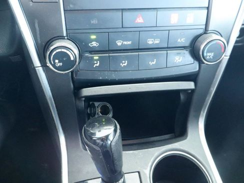 Used 2016 Toyota Camry SE FWD image 20