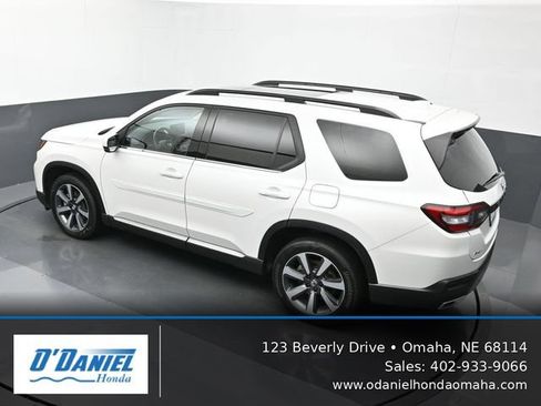 Used 2024 Honda Pilot Touring image 15