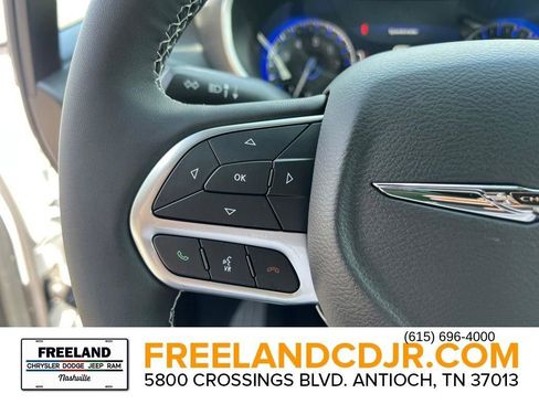 New 2025 Chrysler Pacifica Select image 14