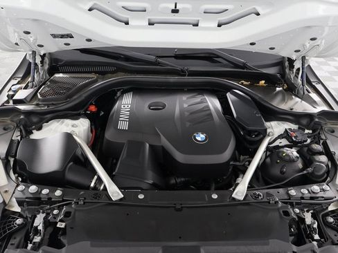 Used 2025 BMW 530i w/ Premium Package RWD image 14