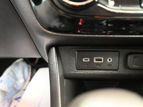 Used 2022 Buick Encore GX Select image 14