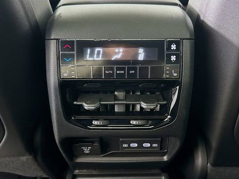 New 2026 Jeep Grand Cherokee L Limited w/ Luxury Tech Group II AWD/4WD image 26