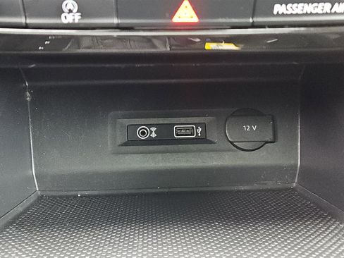 Used 2018 Volkswagen Atlas SEL Premium image 11