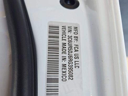 Used 2024 RAM 2500 Big Horn w/ Bed Utility Group image 38