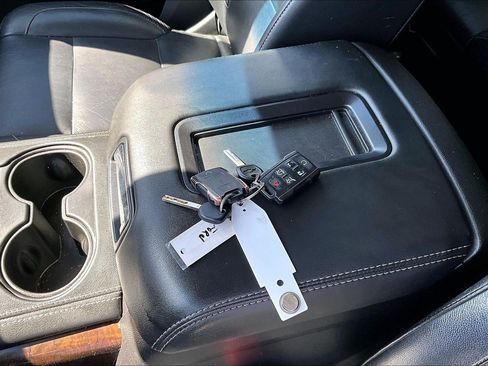 Used 2019 Chevrolet Suburban LT AWD/4WD image 33