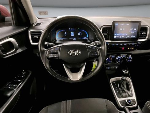Used 2023 Hyundai Venue SEL FWD image 8