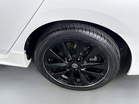 Used 2019 Nissan Sentra SR image 34