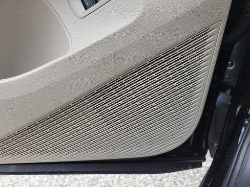 New 2026 Volkswagen Atlas SE FWD image 18