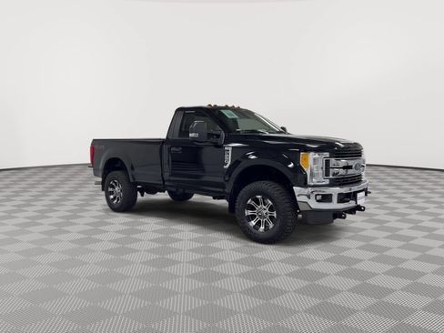 Used 2017 Ford F250 XLT w/ XLT Value Package AWD/4WD image 2