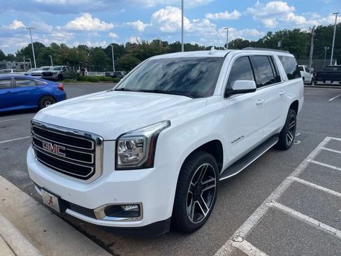 Used 2019 GMC Yukon XL SLT w/ Open Road Package AWD/4WD image 3