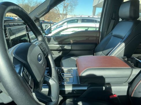 Used 2022 Ford F150 Lariat image 7