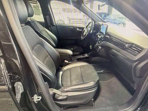 Used 2025 Ford Escape ST-Line AWD/4WD image 5