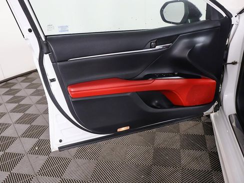 Used 2019 Toyota Camry XSE image 23