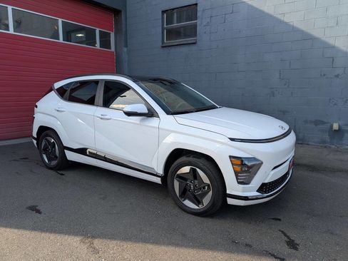 Used 2024 Hyundai Kona Limited image 1