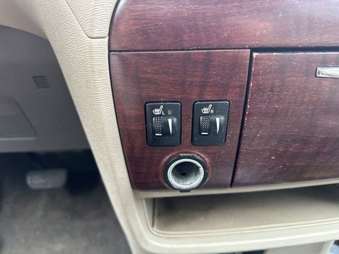 Used 2012 Toyota Sienna XLE image 6