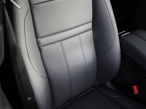 Certified 2025 Land Rover Range Rover Evoque S image 11