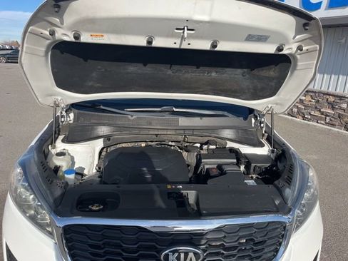 Used 2019 Kia Sorento LX image 30