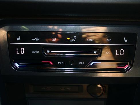 Used 2023 Volkswagen Tiguan SEL R-Line image 19