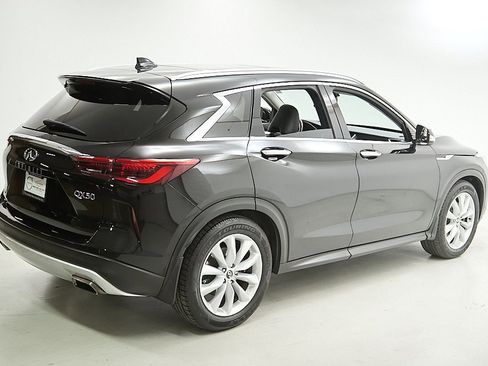 Used 2019 INFINITI QX50 Essential w/ Premium Heat Package image 9