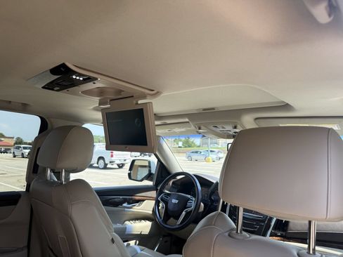 Used 2016 Cadillac Escalade Luxury AWD/4WD image 31