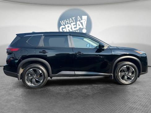 Used 2024 Nissan Rogue SV AWD/4WD image 2
