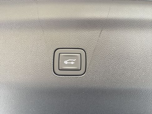 New 2026 GMC Yukon XL Denali w/ Advanced Technology Package image 36