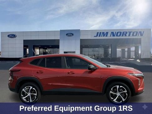 Used 2024 Chevrolet Trax RS FWD image 3